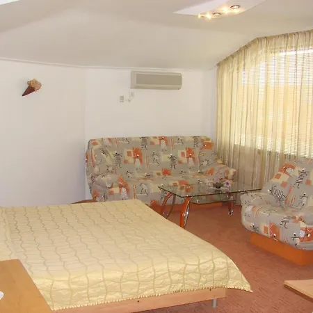 Golden Fish Family Hotel